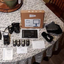 Canon EOS 650 35mm Camera Black w/ 50mm Lens, Flash, Triggers, Light, Case
