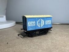 Hornby R013 OO Fine Fish Van No Box