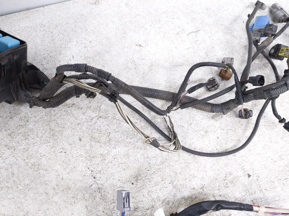 Scion TC 2015 2,5 L MT sala de motores caja de fusibles arnés de cableado 82111-21691 *enchufes DMG Foto 3 de 4