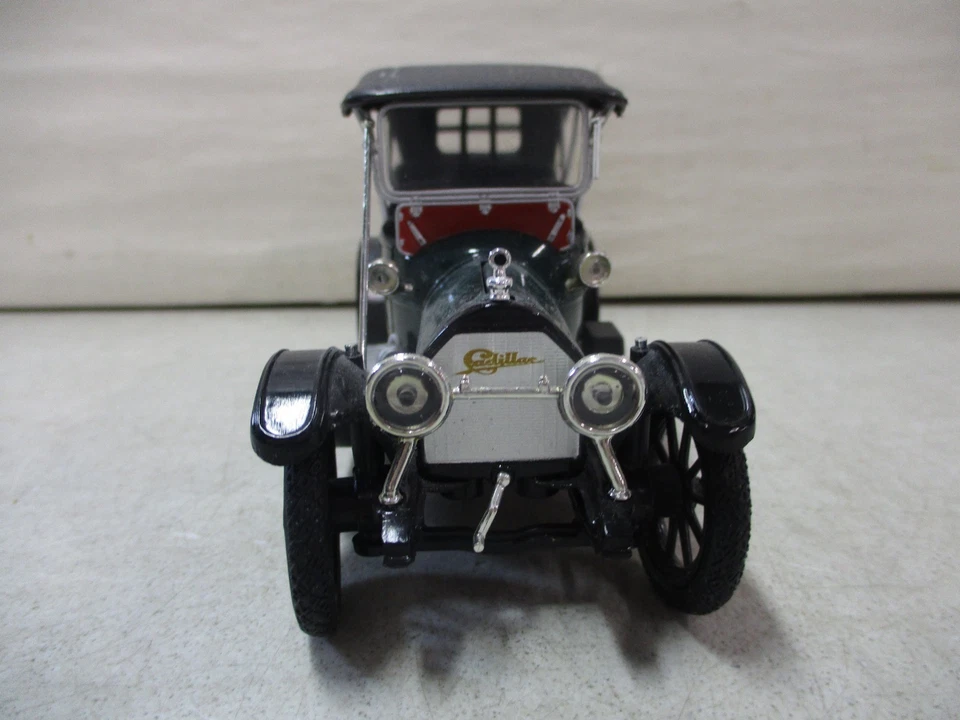 Signature Models 1913 Cadillac Touring 1/32 - Image 2 of 4