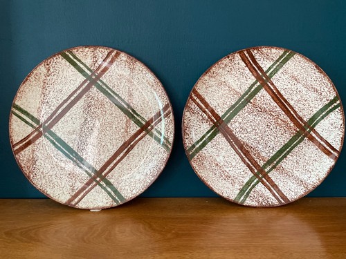 Blue Ridge Southern RUSTIC PLAID Pattern Pottery Vintage Creamer And 2 Plates - Picture 12 of 12