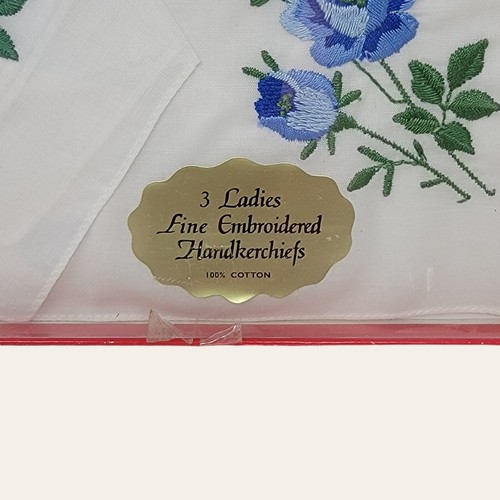 Vintage Roses Floral Embroidery Set Of 3 Ladies Hankies Handkerchiefs T16 - Picture 3 of 5