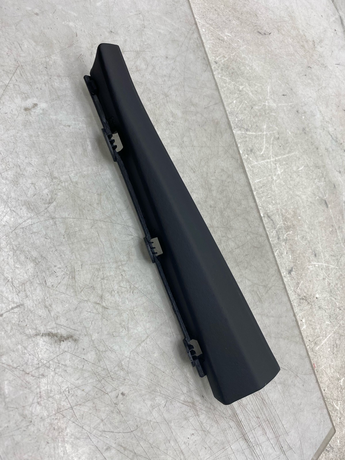 2015-2020 BENTLEY BENTAYGA OEM FRONT RIGHT LEFT LOWER A-PILLAR TRIM PANEL SET x2