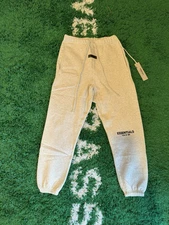 Fear of God FOG Essentials Sweatpants Light Oatmeal FW22 Size M