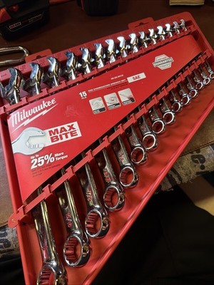 Milwaukee 48-22-9415 15pc Combination Wrench Set - SAE New