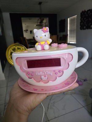 Vintage 2003 Hello Kitty Tea Cup Alarm Clock Radio W/Nightlight
