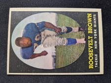 1958 Topps Football Card # 102 Roosevelt Brown (HOF) - New York Giants (EX)