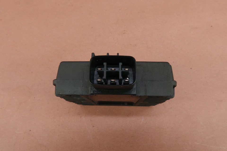 2014 12-15 MV Agusta B3 Brutale 800 Rectifier Voltage Regulator - Image 2 of 4