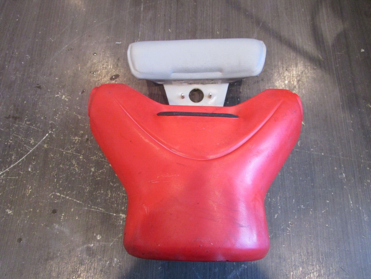 03 SEADOO XP DI STEERING HANDLE BAR COVER W/PAD 277000636