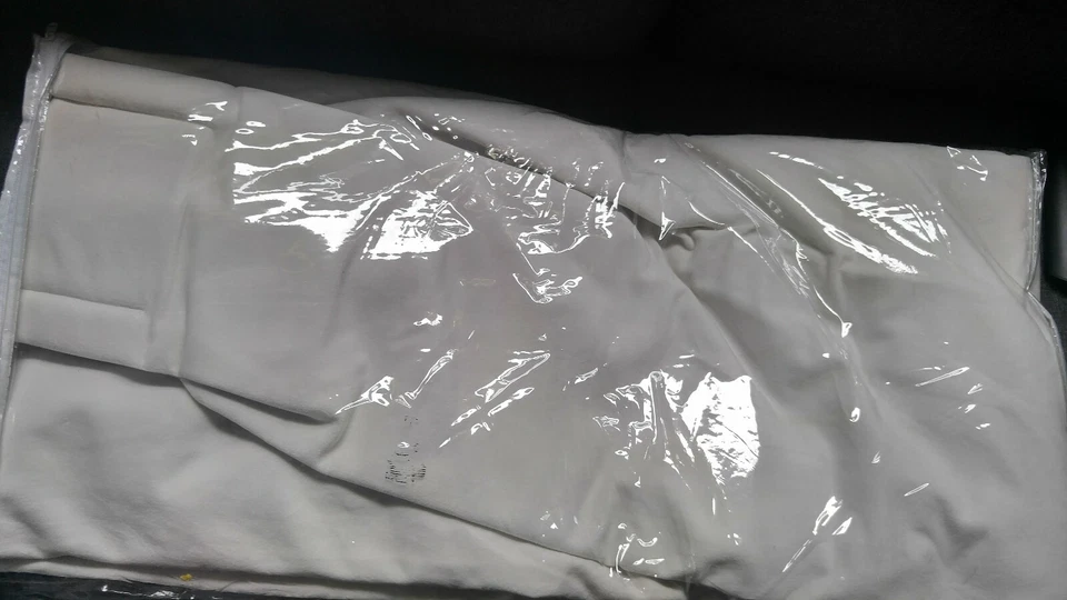 Cortina de terciopelo apagón exclusiva de tela exclusiva Foto 2 de 2