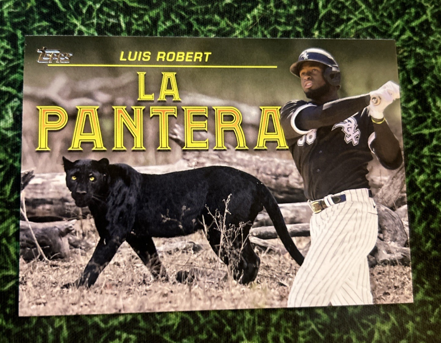 2023 Topps Series 1 - Aka Luis Robert #AKA-4