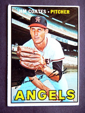 Jim Coates #401 Topps 1967 Baseball Card (California Angels) 