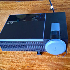 Dell 1209S DLP Desktop Projector Black/Gray VGA S-Video Composite USB