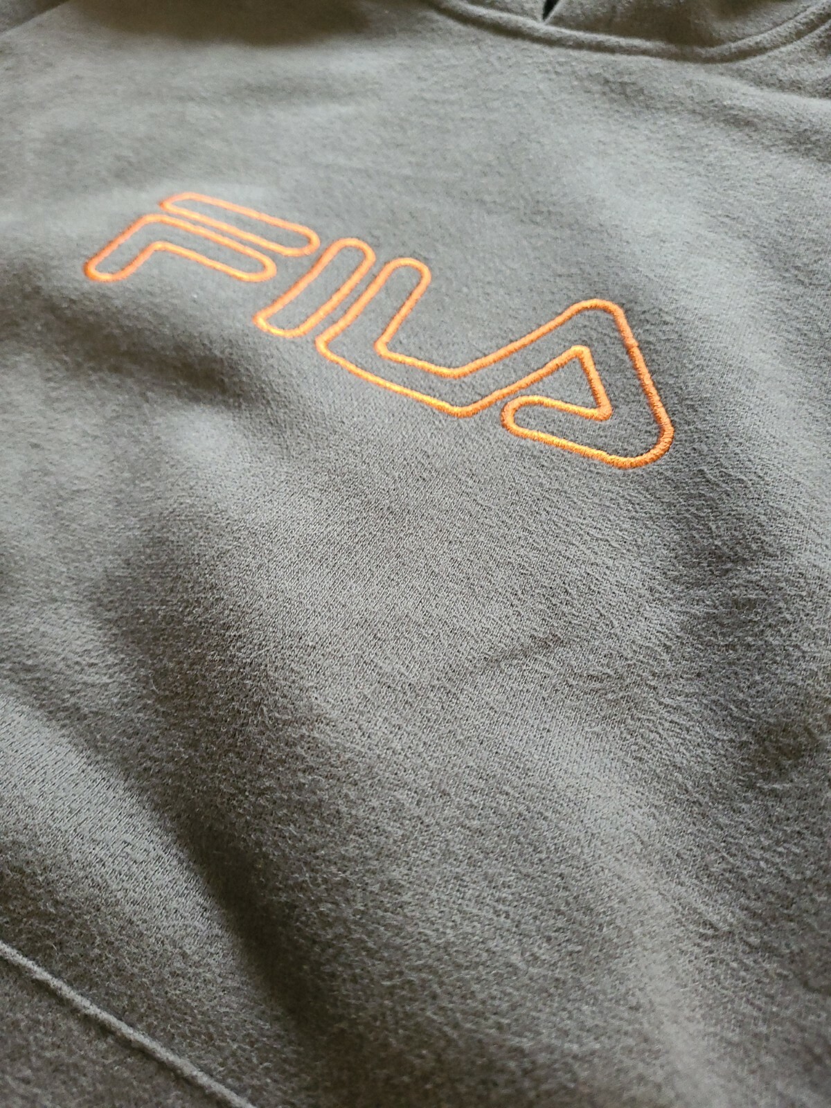 Nuovo con etichetta!! Felpa con cappuccio Fila grigia giovane taglia L pile scamosciato