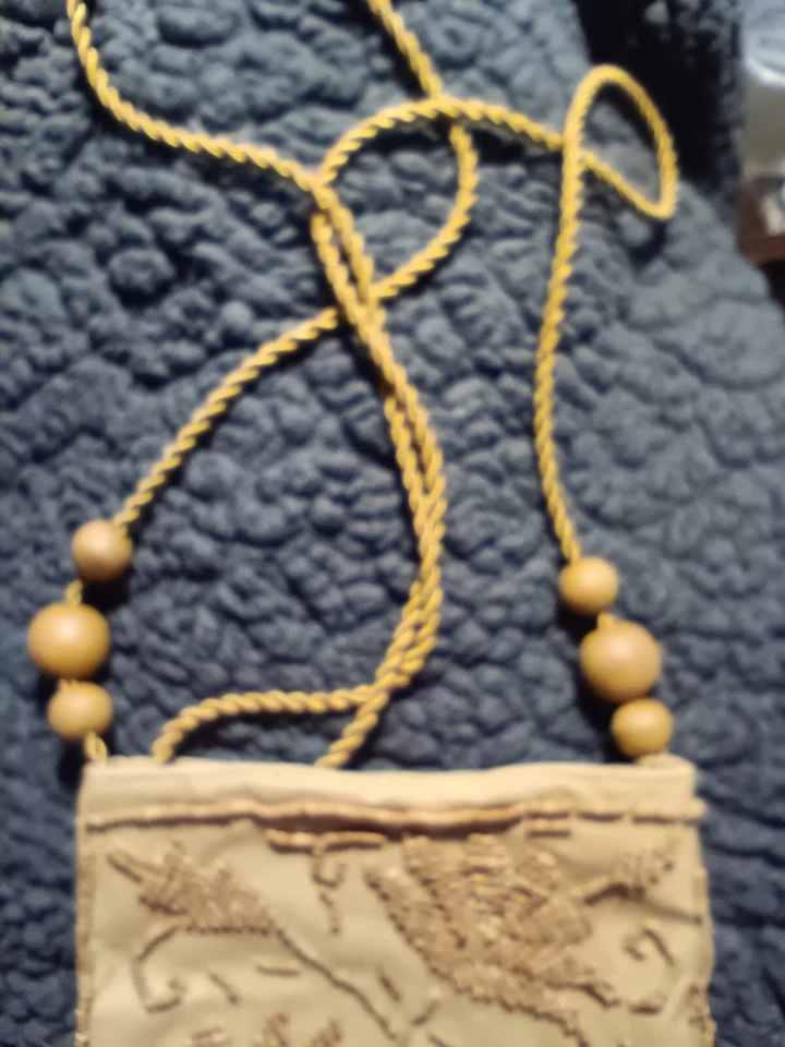 Bolso antiguo vintage con cuentas de mano con flecos, bronceado pequeño cuentas de madera mango de cuerda antiguo Foto 4 de 4