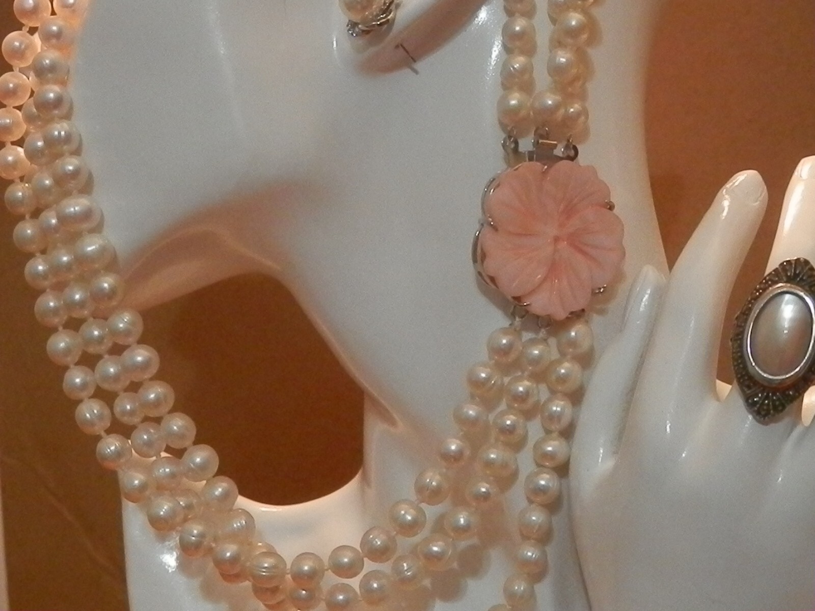 Hand Made Cultured White Hand Knotted Pearls with Pink Shell Flower ...