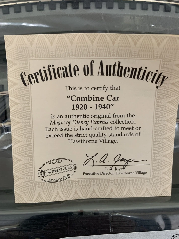 Hawthorne Village HO Gauge Disney Express “ Passenger Car“ 1920-1940 w/Track NIB - Image 2 of 4