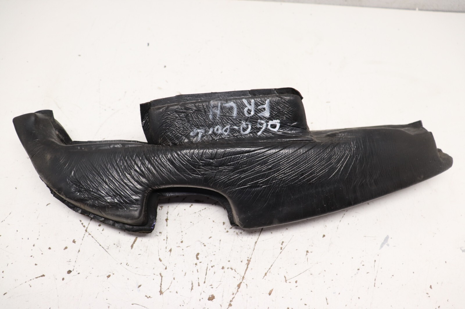 F20974 2003-2012 Maserati Quattroporte M139 Fender Insert Filler Driver Side OEM