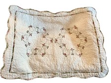 2 Standard SZ 28 X 19 ea Cotton Quilted Embroidered Shams/2 Pillow Cases EUC