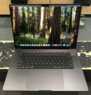 2024 Apple MacBook Pro 16" M4 Max 36GB RAM 1TB SSD