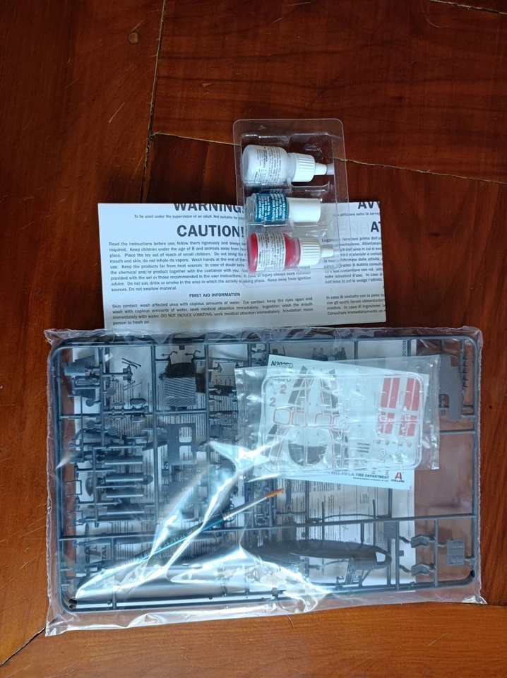 Italeri 1/72 Agusta Bell AB 412  SIGILLATO  SEALED Colla Pennello e colori - Immagine 2 di 2