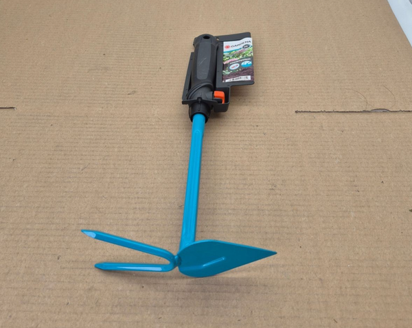 Gardena Combisystem KleinhäCkchen 8913-20 5 Cm Hacke Mit Griff 2 Zinken-image