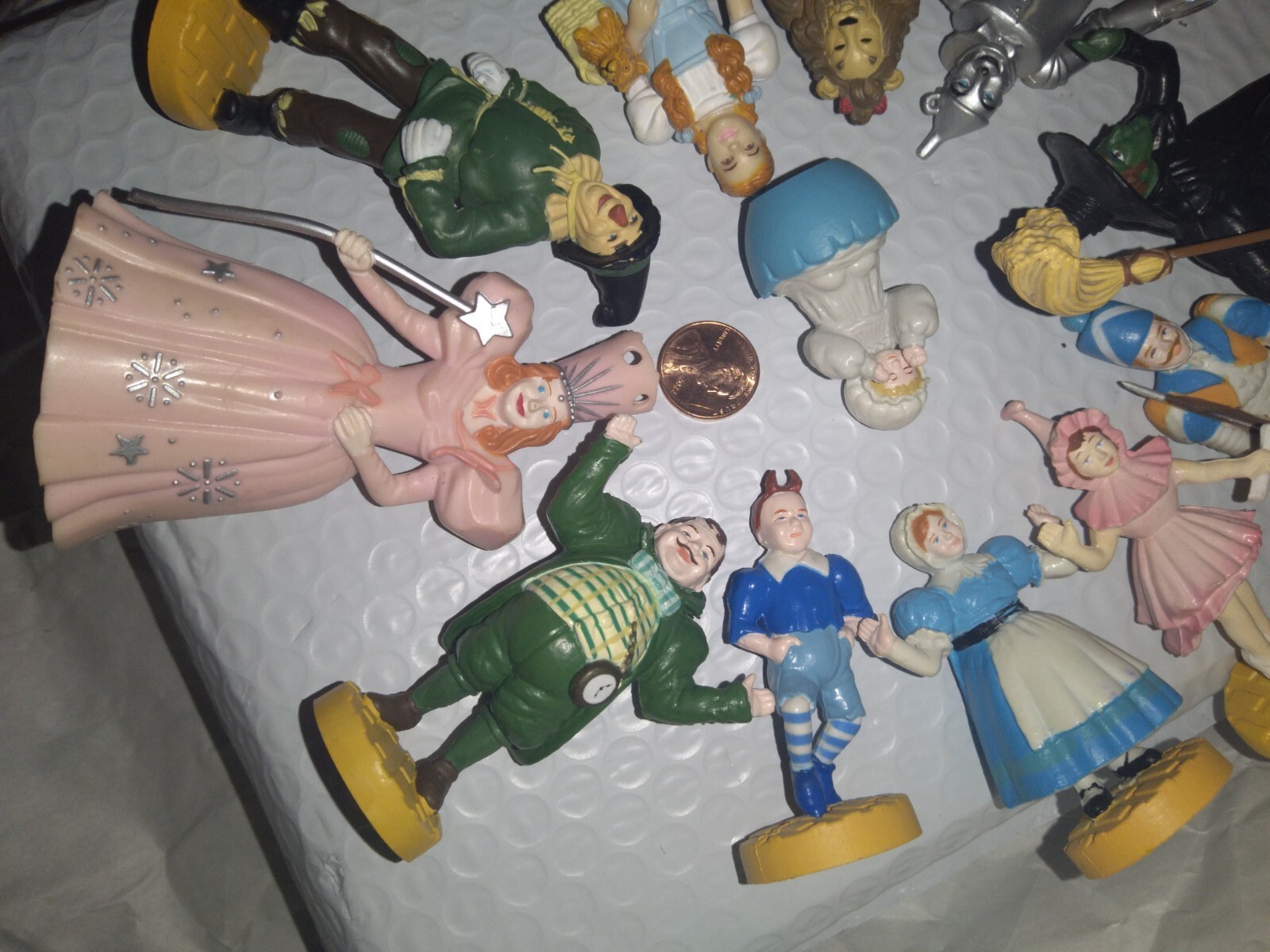 Wizard Of Oz Figurines Ornaments Dorothy Friends Munchkins VTG 1980s wizard-of-oz-figurines-ornaments-dorothy-friends-munchkins-vtg-1980s