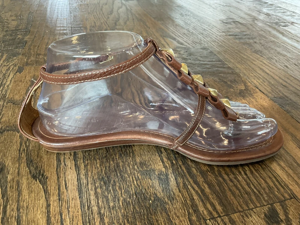 Sandalias Kate Spade de cuero marrón con correas tachonadas correa para el tobillo para mujer talla 7,5 de EE. UU. Foto 4 de 4
