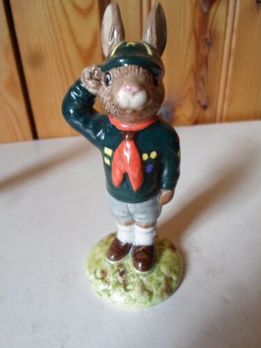 Collectors ROYAL DOULTON BUNNYKINS Cub Scout & Brownie Set of 2 { No boxes} - Picture 2 of 8