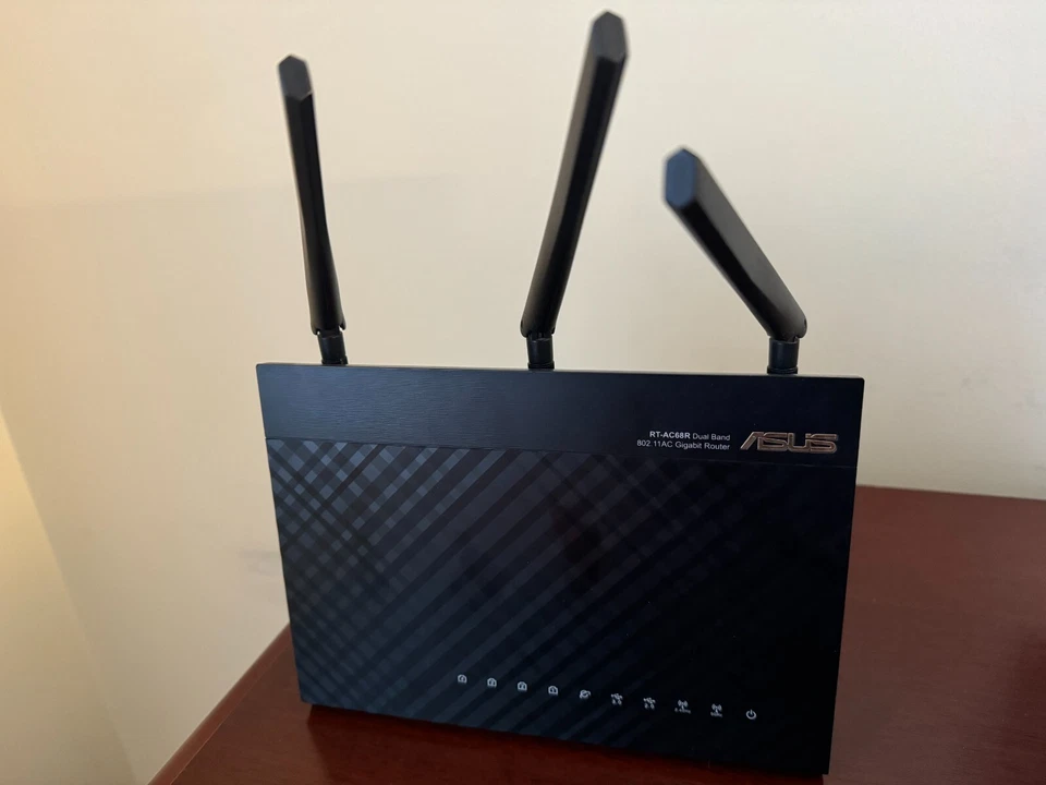 INTERNET bundle , ASUS RT-AC68R wifi router-LINKSYS CM3024 Modem-OOMA Telo, P&P - Image 4 of 4