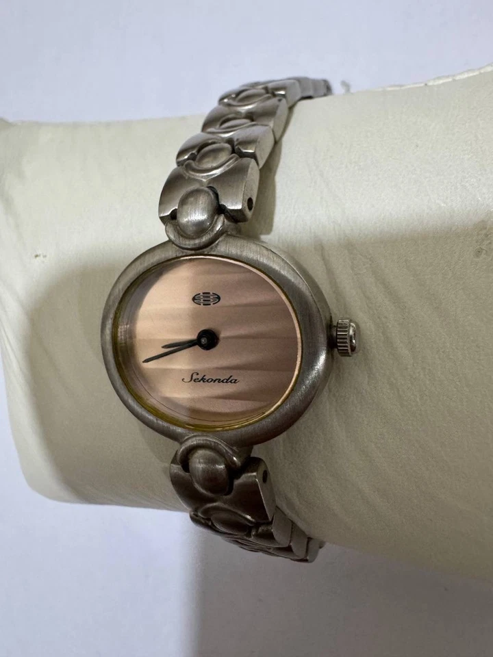 Reloj Sekonda Mujer Ovalado Esfera Champagne Tono Plata Pulsera Cuarzo Foto 2 de 4