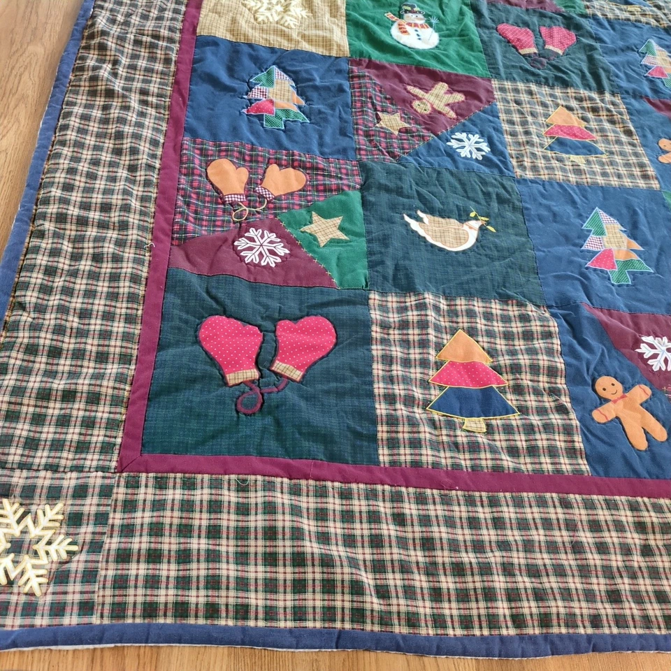 Vintage Christmas Patchwork Quilt & Shams Set Rustic Country Cabincore 85 x 84 - Image 3 of 4