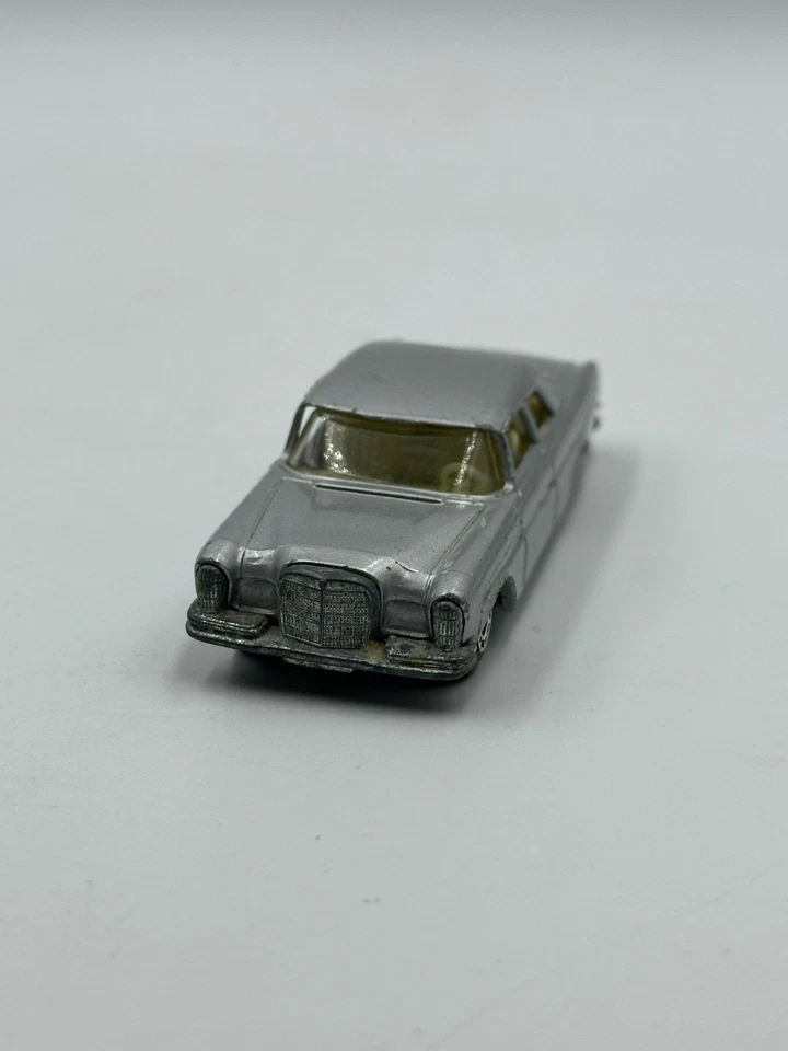 Matchbox Lesney Series MERCEDES 300 SE Coupe Superfast - Image 3 of 4