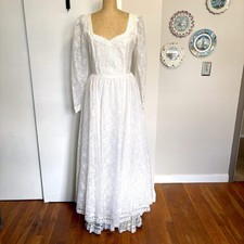Vintage 1970s Gunne Sax Romantic Renaissance Bridal white lace gown - size S