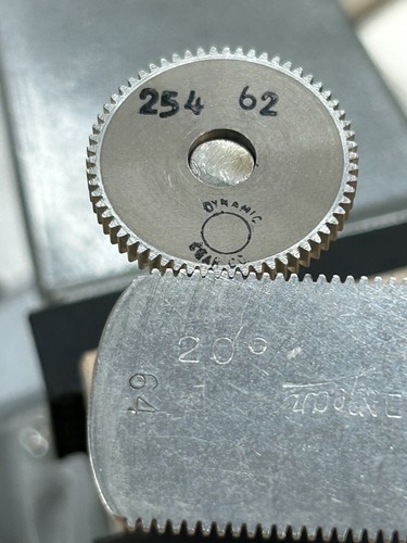 1 INGRANAGGIO DINAMICO ALLUMINIO 64 PASSO 62 DENTI FORO 1/4” FACCIA 1/8” 20° P.A. - Foto 17 di 20