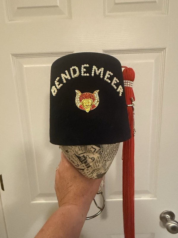 Vintage Masonic Fez Hat With Case