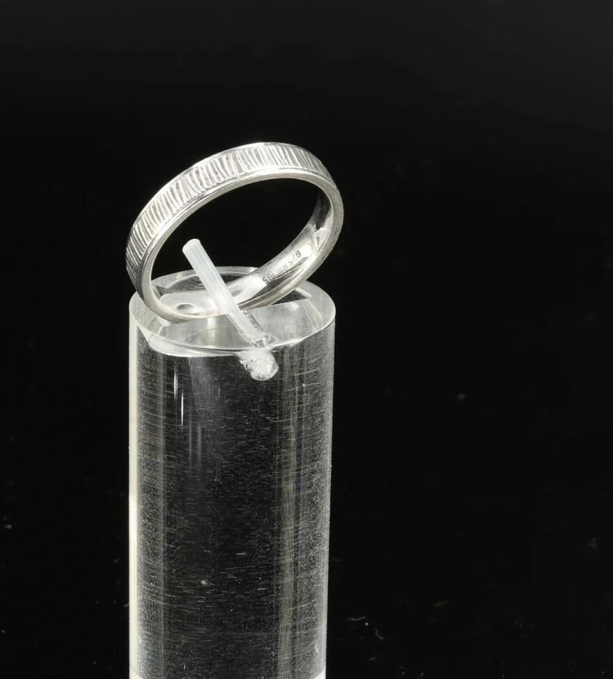 925/- Silberring mit weißen simulierten Diamanten, strukturiertes Muster, Gr. 57 - Bild 3 von 3