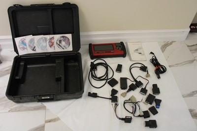 SNAP-ON SOLUS EESC310A Automotive Scanner Tool w/ Adapters Case CD CHARGER