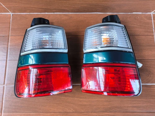 TOYOTA COROLLA AE101 AE100 STATION WAGON TAILLIGHTS xPAIR KOITO JAPAN 1997-2000