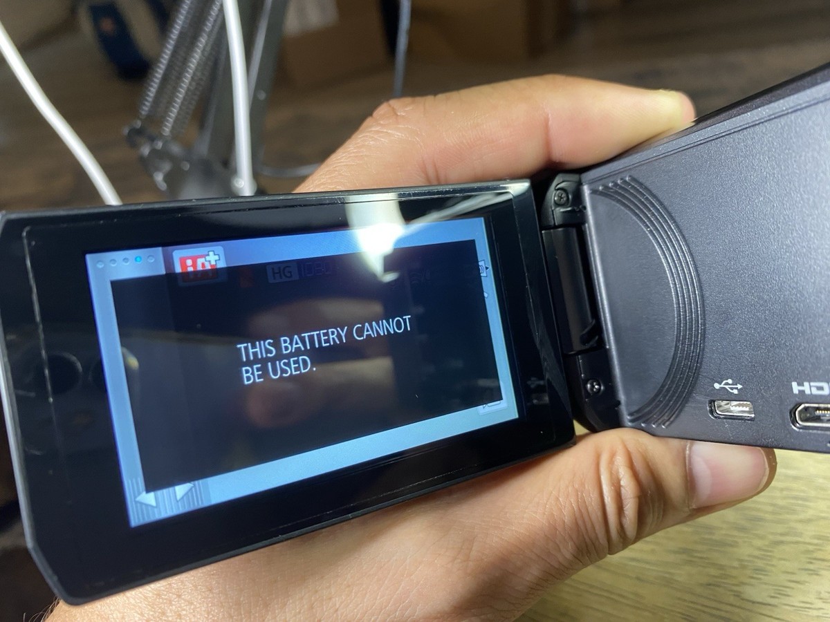 Panasonic HC-V550 Camcorder Camera 90X Zoom AS-IS ONLY WORKS w/ AC