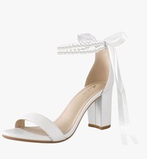 Sz 8.5 Wedding Shoes With Gloves. New In Box Very Lovely.