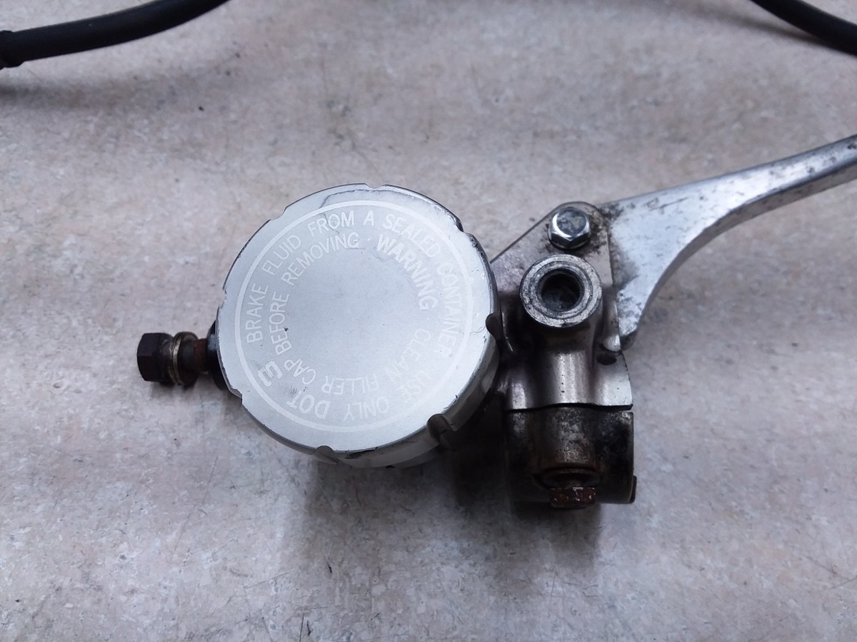 Kawasaki 900 Z1 KZ900 LTD Front Brake Master Cylinder FOR PARTS