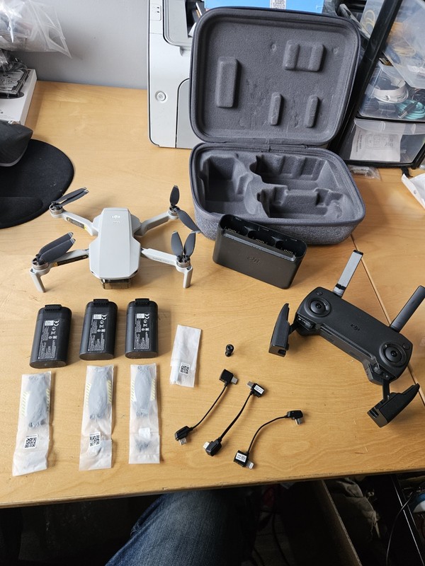 DJI Mavic Mini Fly More Combo Camera Drone. 3x Batteries  Controller Case Bundle
