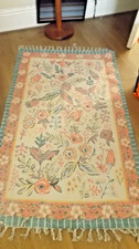 RUG A VERY COLURFULL FLORAL PATTERN FLOOR RUG 37 X 61 INCHS