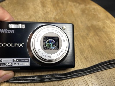 Nikon Coolpix S560 10MP Digital Point & Shoot Camera Tested