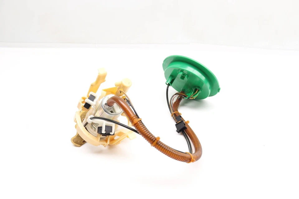 BMW 745LI 2002-2005 - Bomba de combustible derecha en el tanque 7180414 Foto 2 de 4