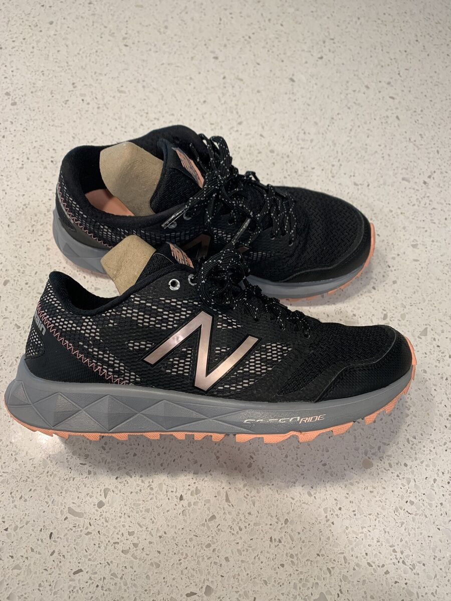 NEW BALANCE 590 AT Trail Running Shoes Black Peach Women's NEW BALANCE 590 AT Trail Running Shoes Black Peach Women's