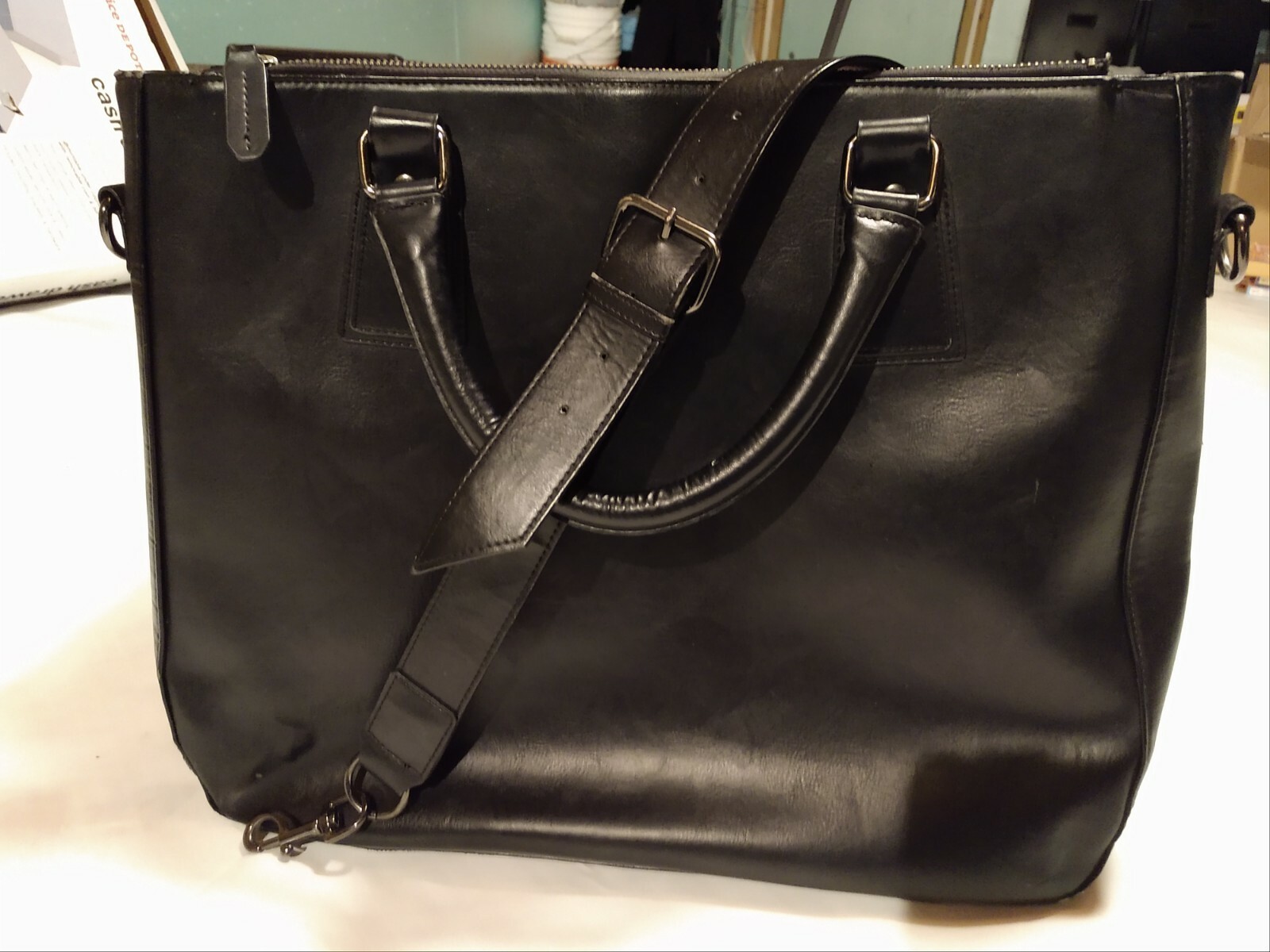 Black leather messenger laptop bag Gem
