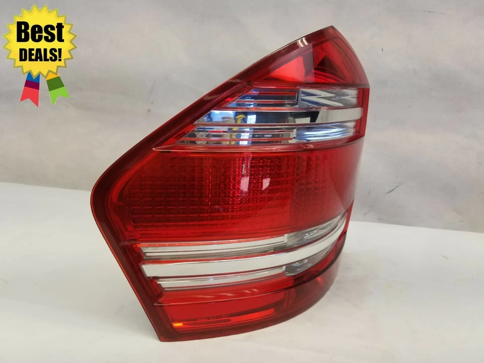 Luz trasera izquierda Mercedes-Benz GL450 2007 2008 2009 OEM - halógena  Foto 2 de 4