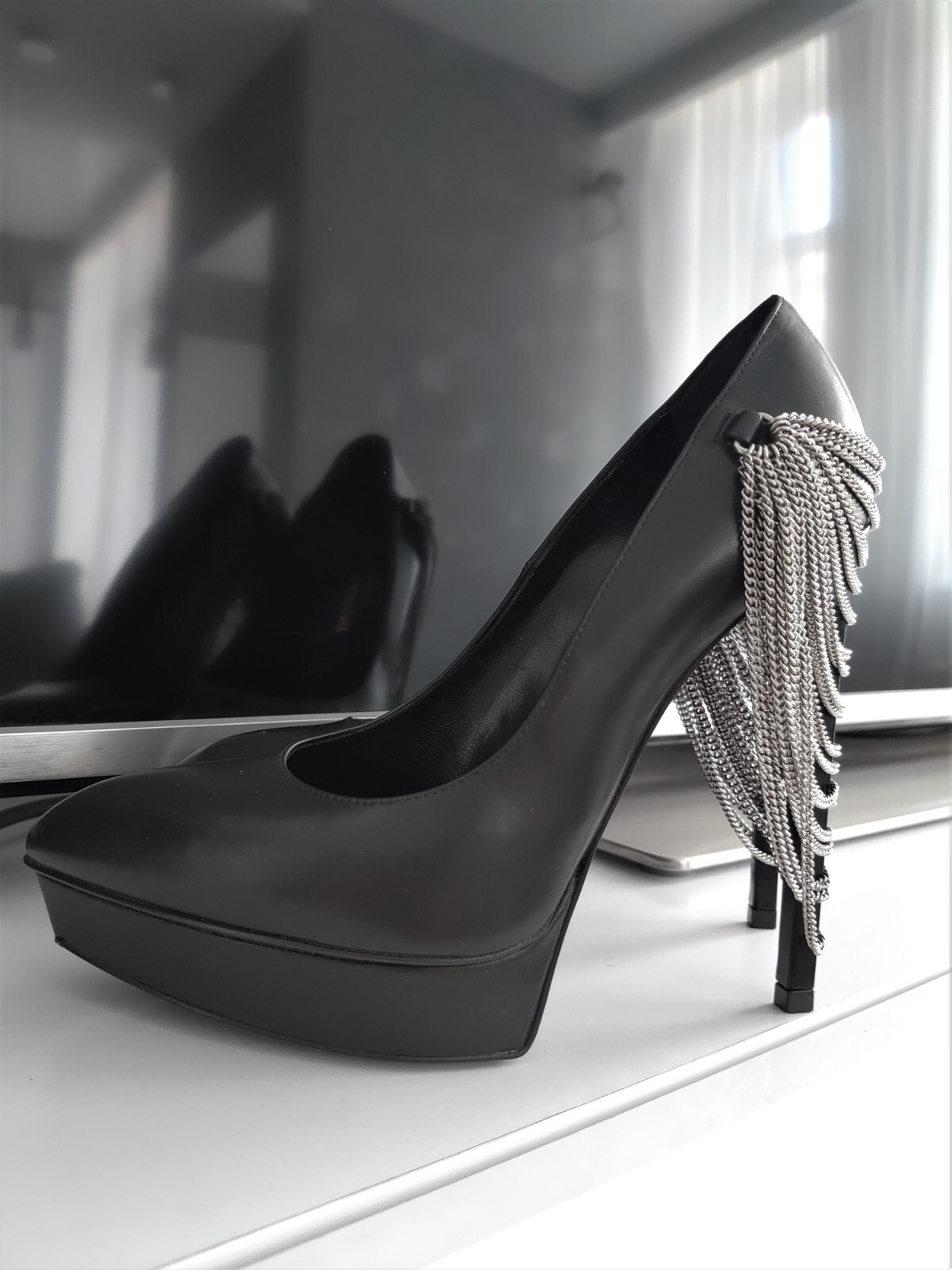 Scarpe decolte YSL Yves Saint Laurent Janis catene nere in pelle con tacco plateau 35